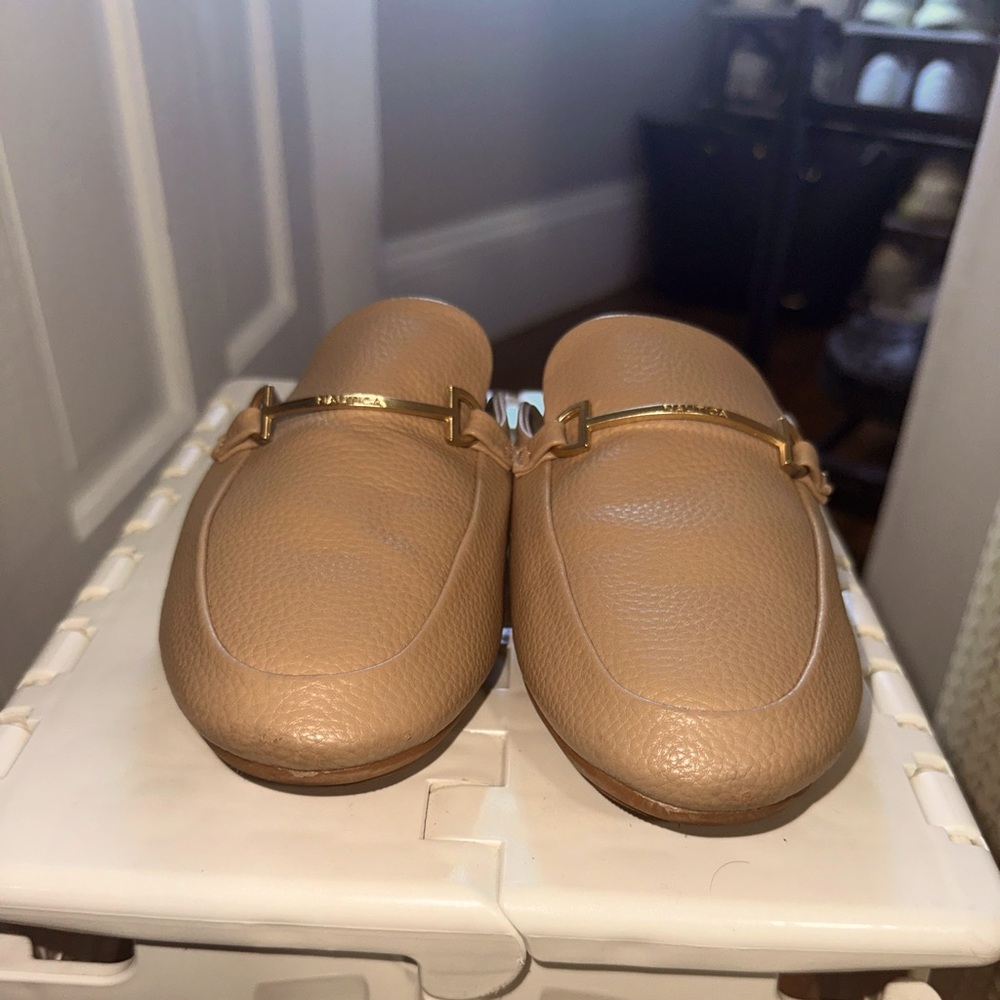 Cream/tan flat mules